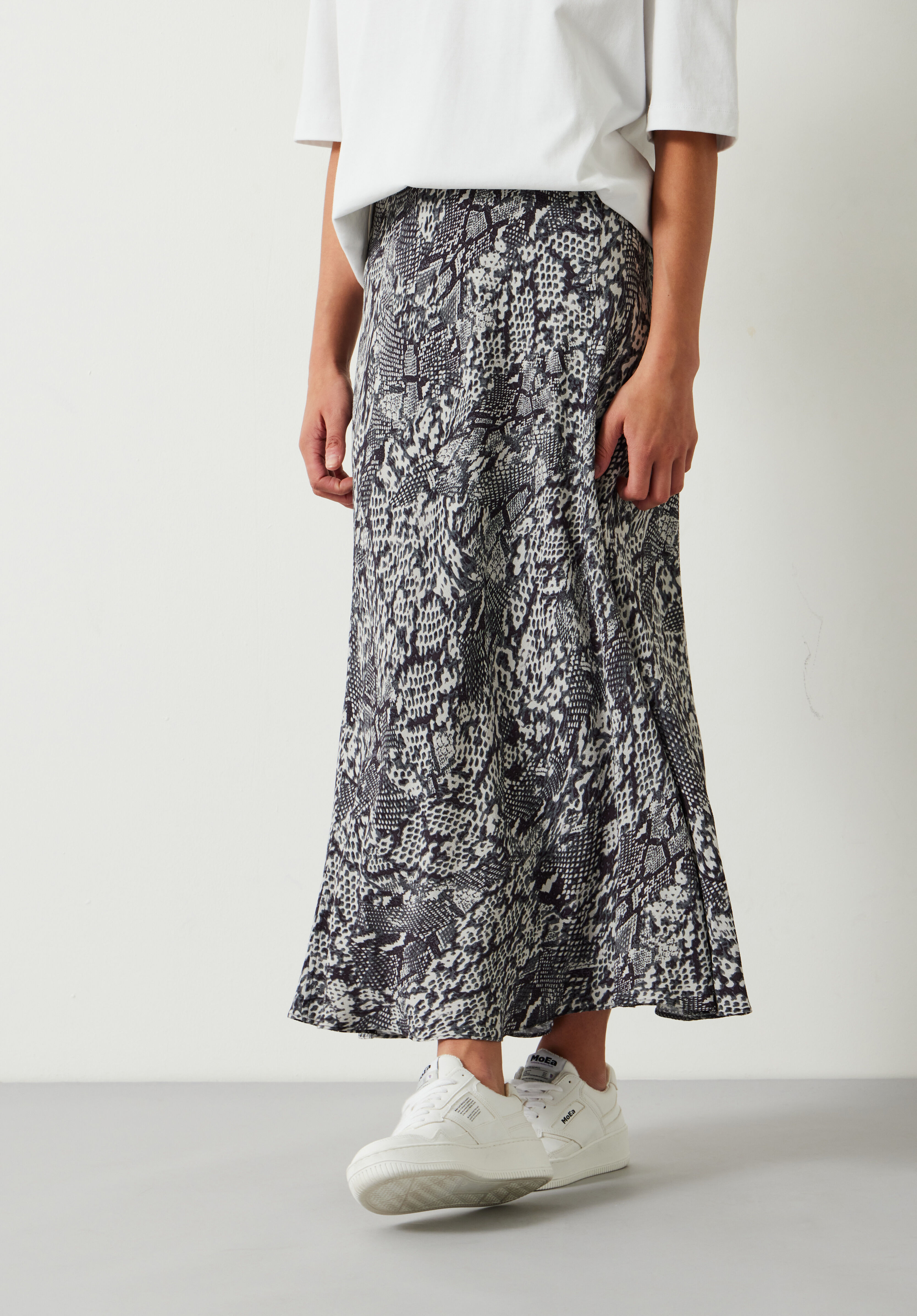Hush erkalten leopard print maxi skirt