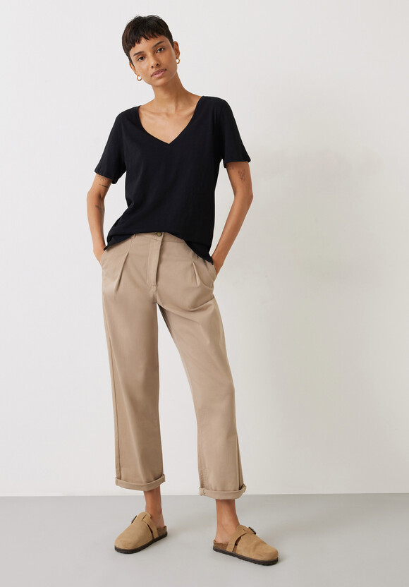 Kali Cotton Slub V-Neck T-Shirt