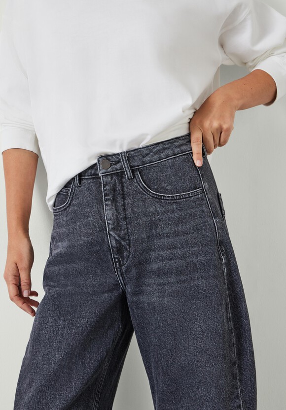 Cordelia Barrel Leg Jeans
