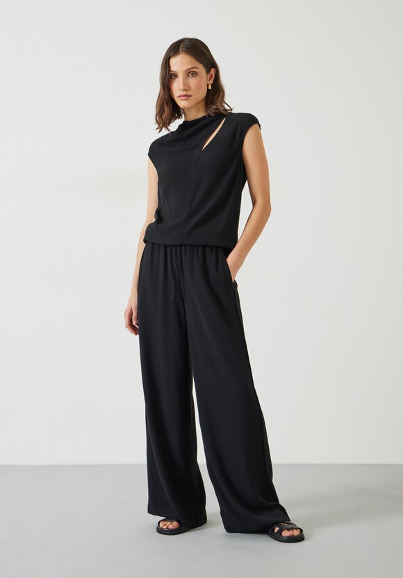 Sienna Cut-Out Detail Top