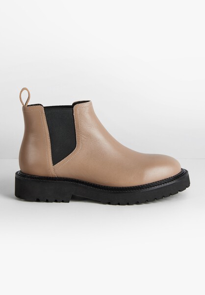Lucan Chelsea Boots
