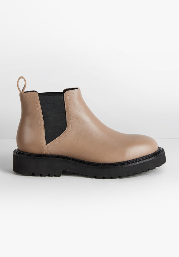 Lucan Chelsea Boots