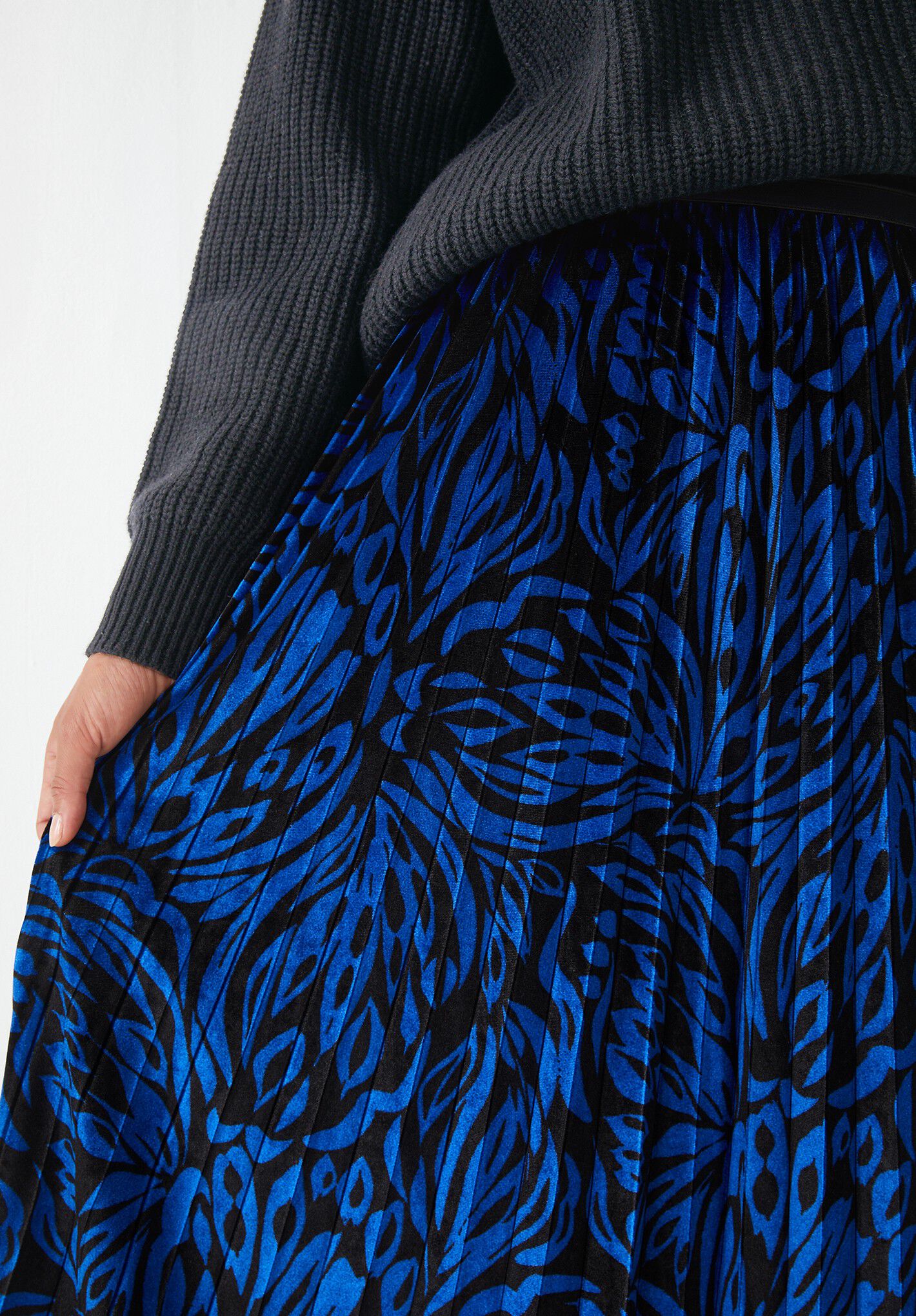 Oasis blue leopard outlet pleated skirt