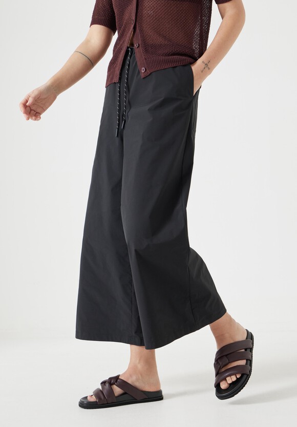 Technical Melissa Wide Leg Cropped Trousers
