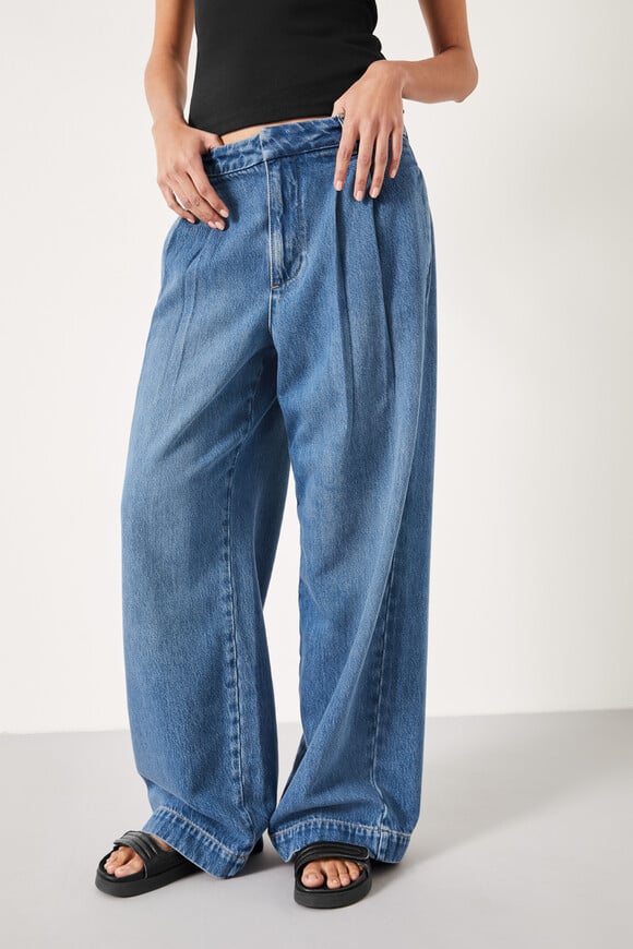 Lya Pleated Wide-Leg Jeans