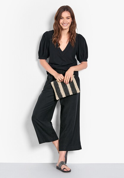 Andino V-Neck Top