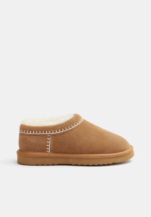 Padded Collar Sheepskin Snug Slippers