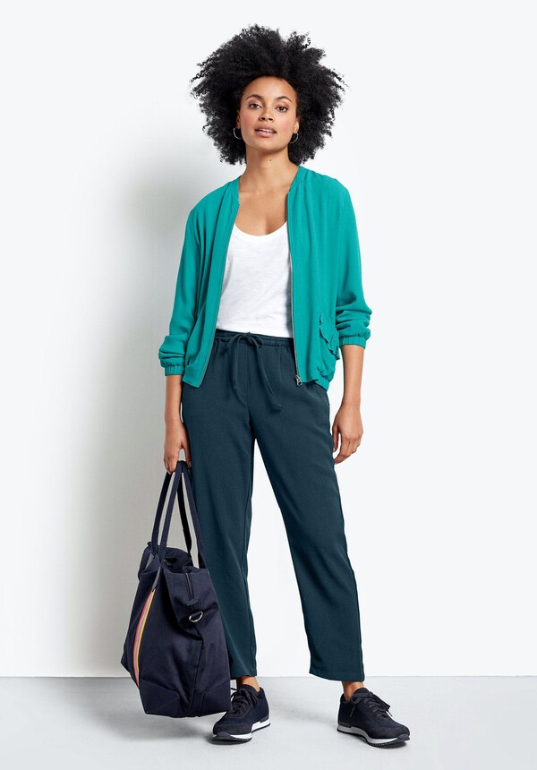 Frill Bomber