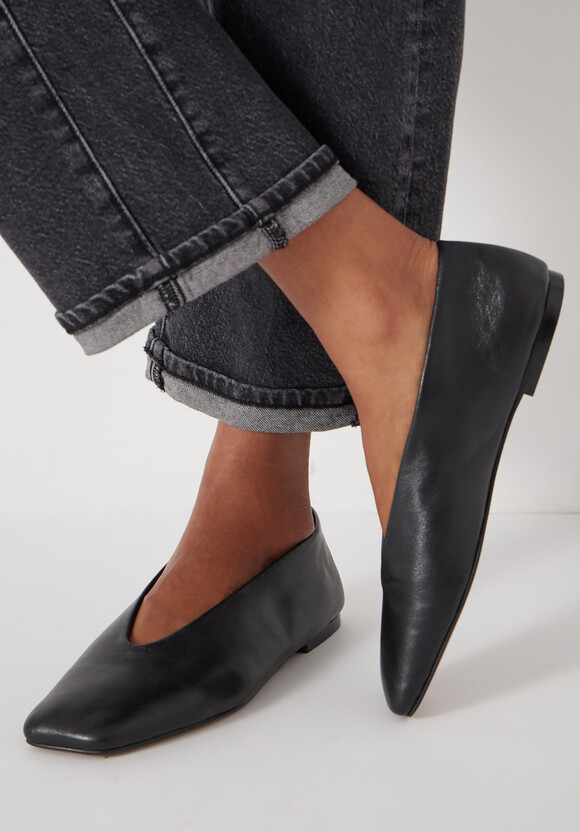 Asymmetric Leather Ballet Flats
