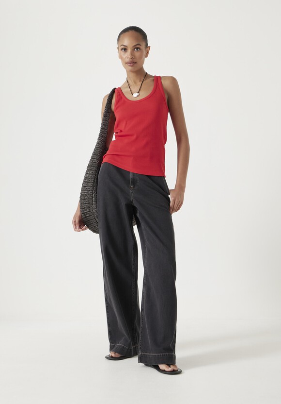 Scoop Neck Vest