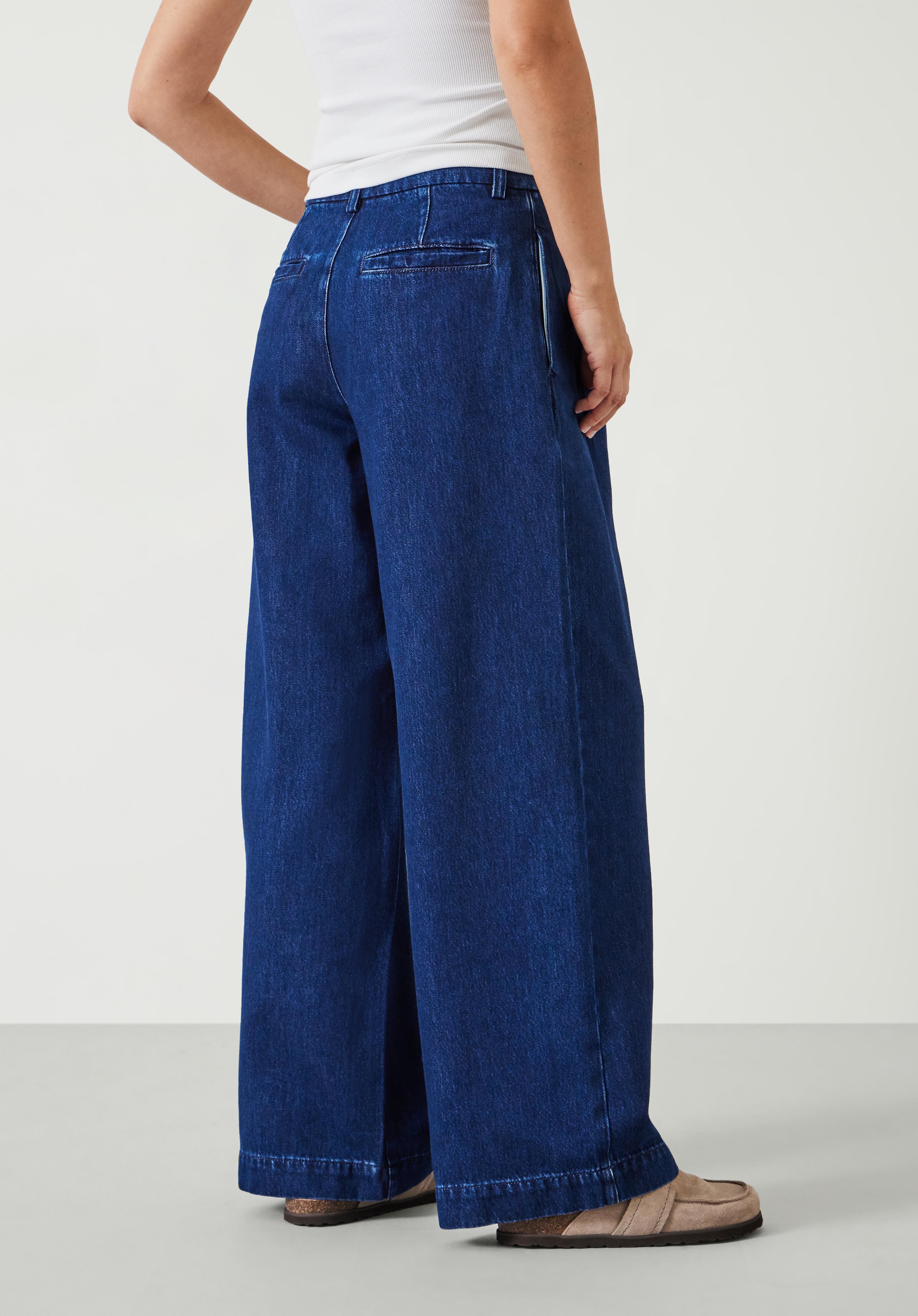 Lya Pleated Wide Leg Jeans