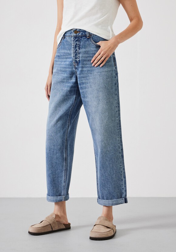 Button Fly Boyfriend Jean