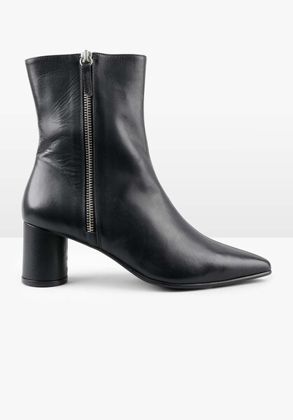 Iona Boots