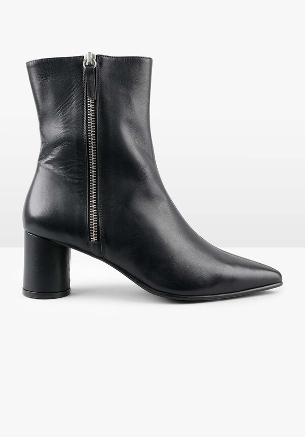 Iona Boots