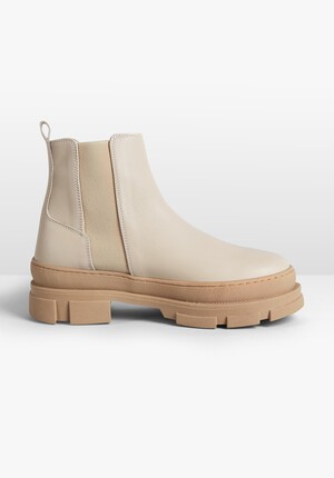 Sia Chelsea Boots