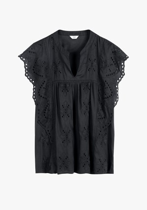 Malena Broderie Top