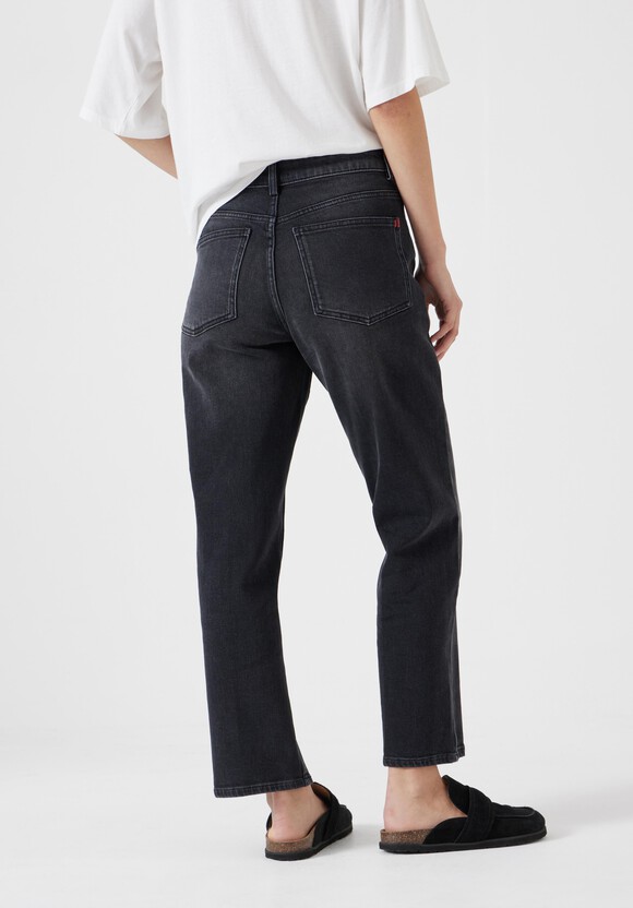 Nina Straight Crop Jeans