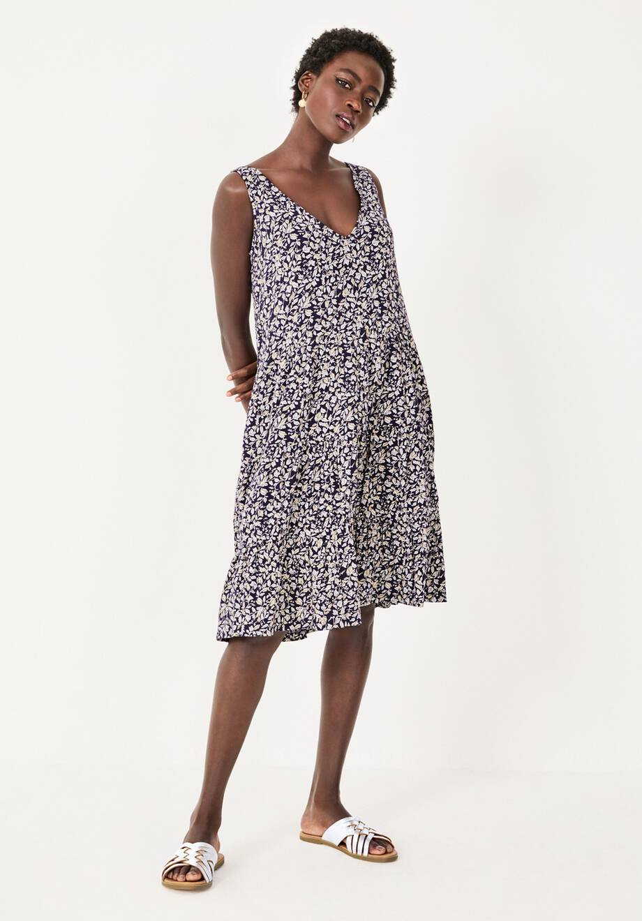 how to dress a dumpy figure