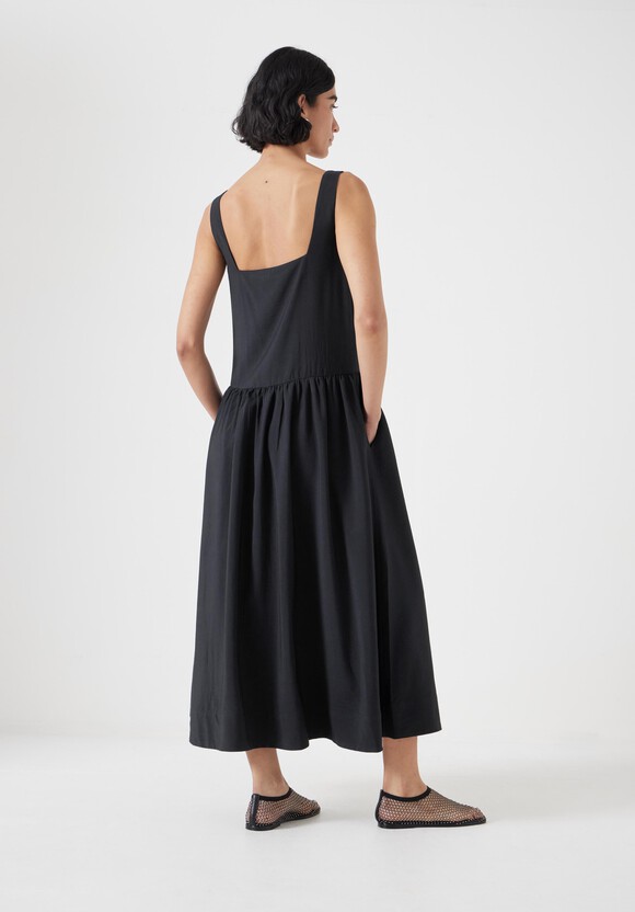Air Flow Square Neck Midi Ballerina Dress
