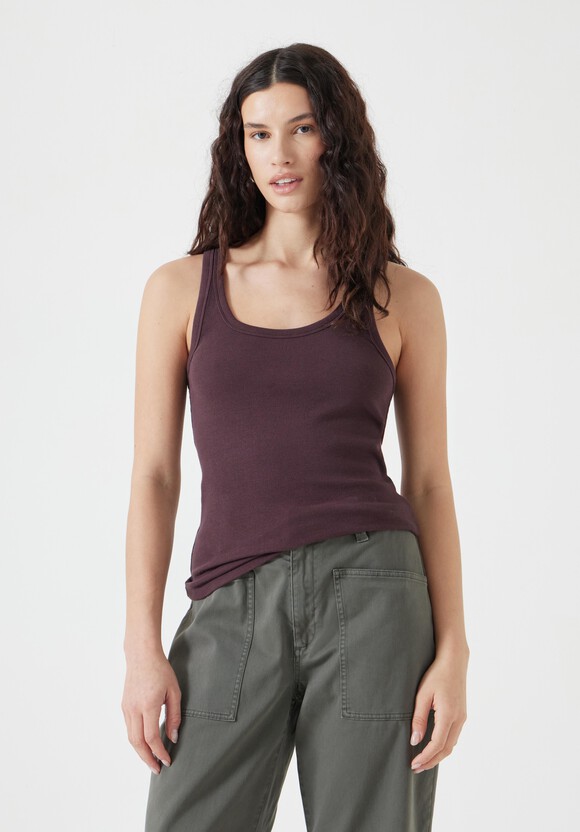 Scoop Neck Ribbed Vest