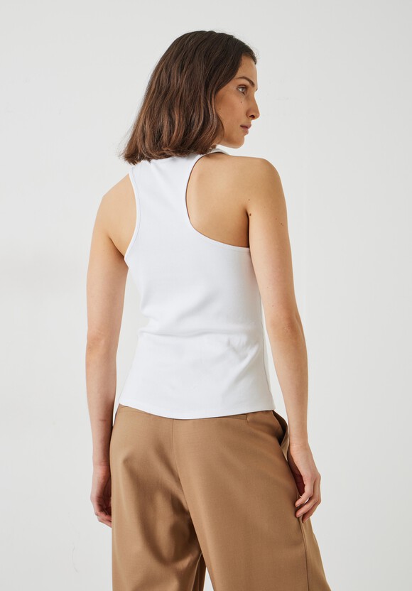 Ribbed Scooped Vest