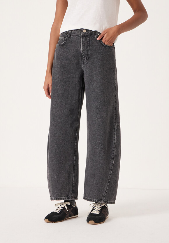 Bree Horseshoe Barrel Leg Jeans
