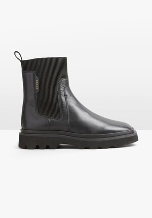 Pacey Leather Chunky Chelsea Boots