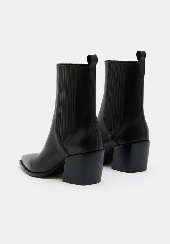 Western Leather Chelsea Boots