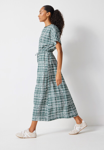 Air Flow Short Sleeve Crew Neck Midi Dress