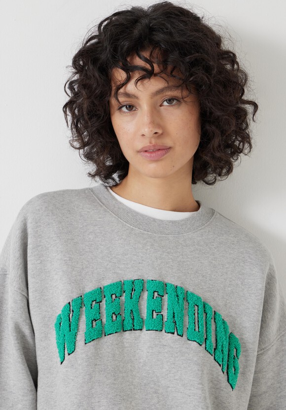 Weekending Graphic Sweatshirt