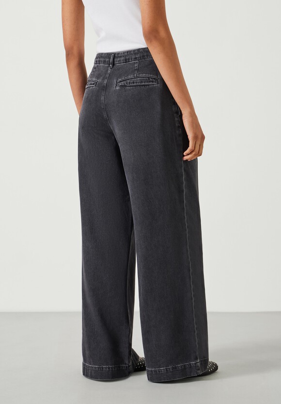 Lya Pleated Wide Leg Jeans
