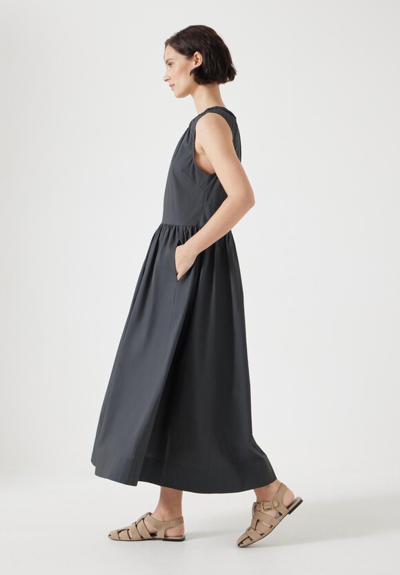 Lightweight Cotton Sleeveless Crew Neck Maxi Dress
