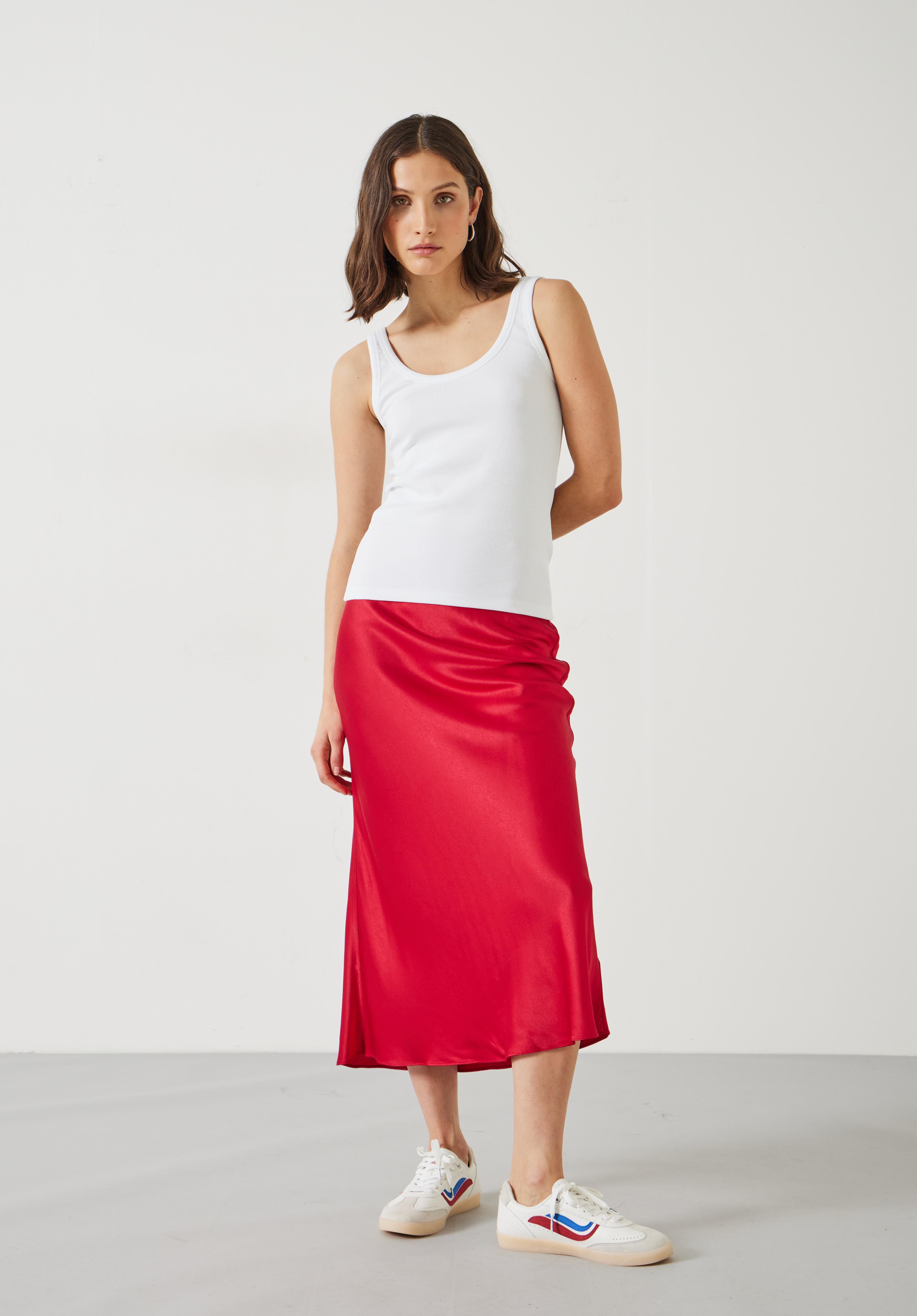 Red store skirt women