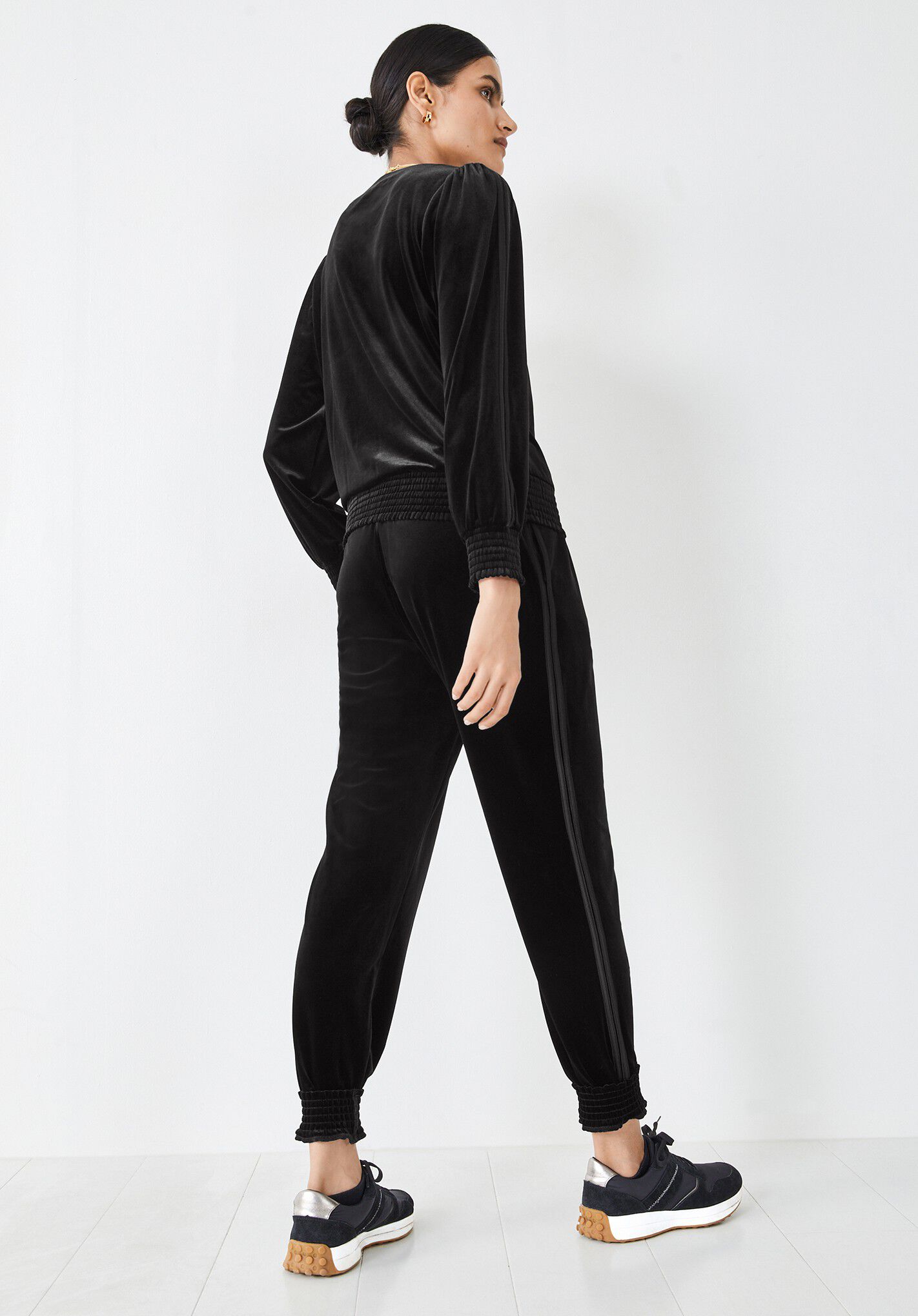 Black velour sales joggers womens