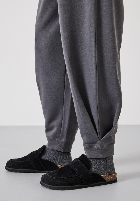 Barrel Leg Pleat Joggers