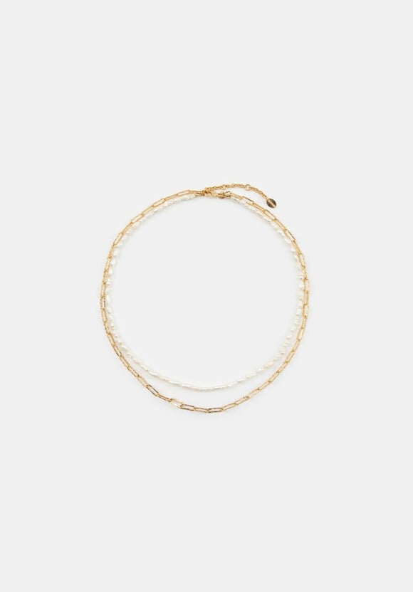Hadley Hammered Pearl and Chain Necklace Hadley Hammered Pearl and Chain Necklace