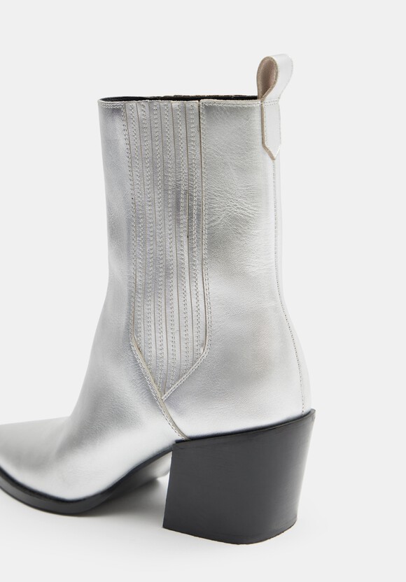 Western Leather Chelsea Boots