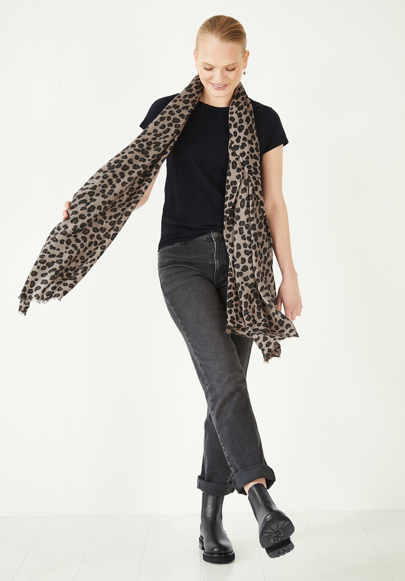 Leopard cashmere hot sale