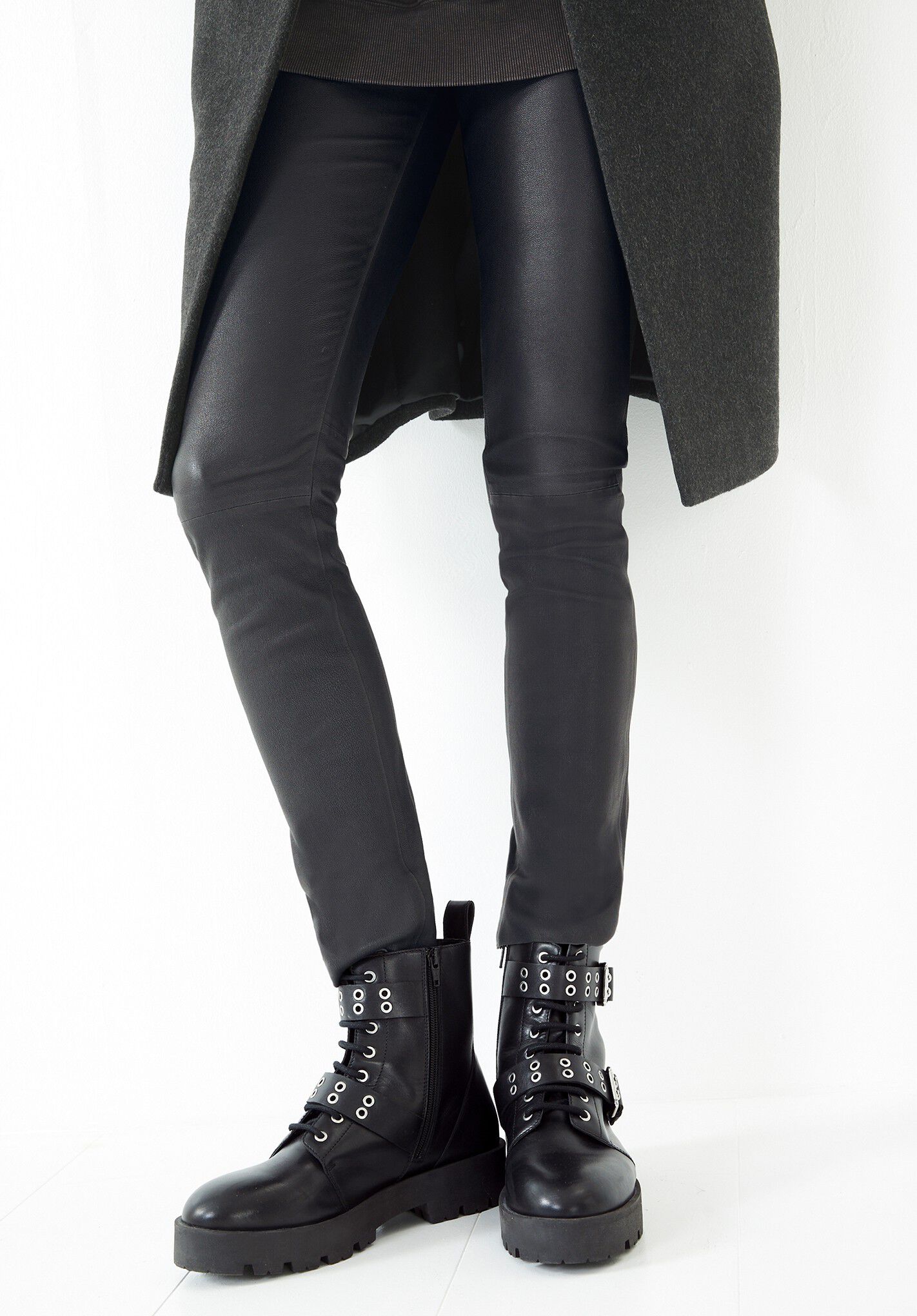 Ripley Buckled Boots Leather Boots Black hush