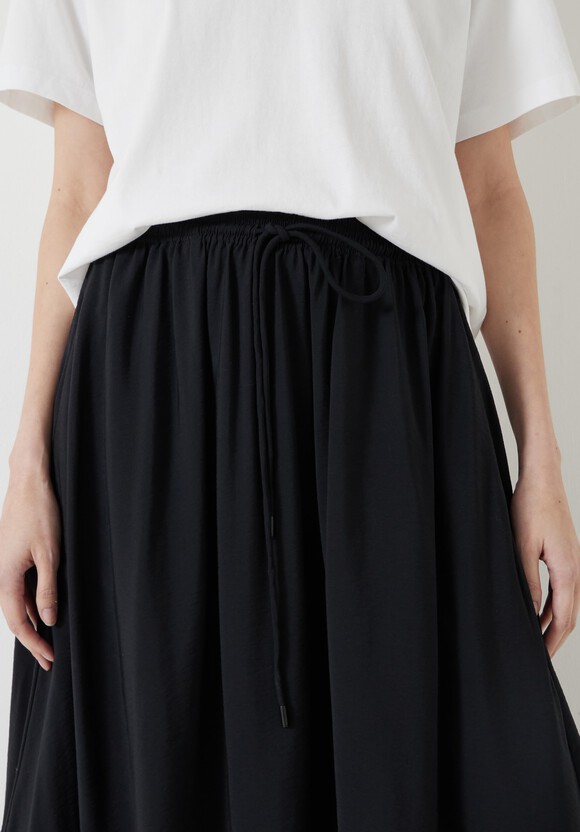 Air Flow Balloon Midi Skirt