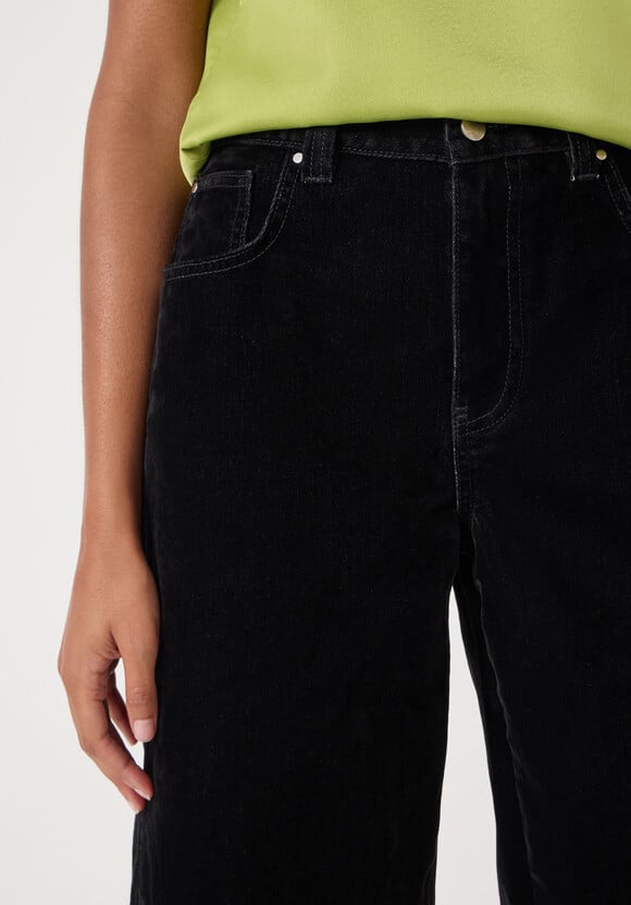 Velvet Cropped Bree Barrel Leg Jeans