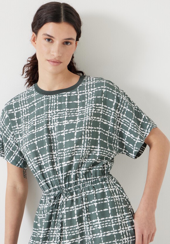 Air Flow Short Sleeve Crew Neck Midi Dress