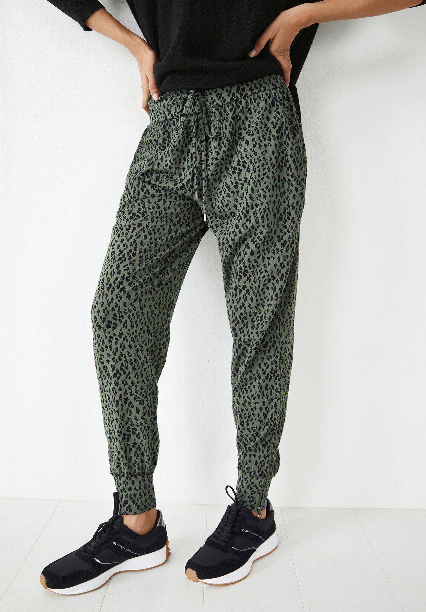Amie joggers top