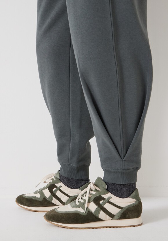 Barrel Leg Pleat Joggers